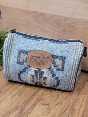 Vintage Pendleton Wool Jacquard & Leather Barrel Bag